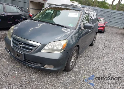 2005 Honda Odyssey Touring z USA, uszkodzony, nr VIN 5FNRL38855B114773